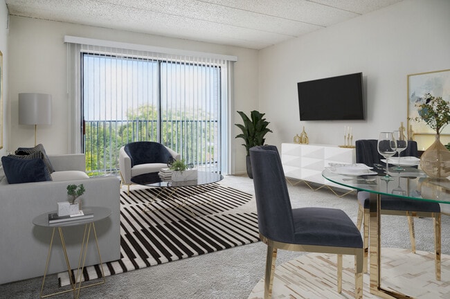 Photo - Lincoln Towers Apartments