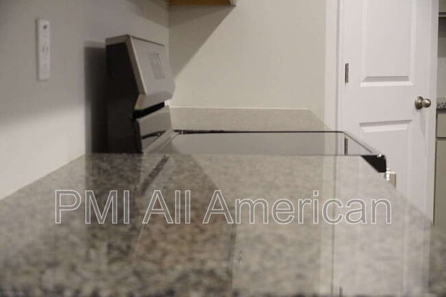 Photo - 289 Greenbay St