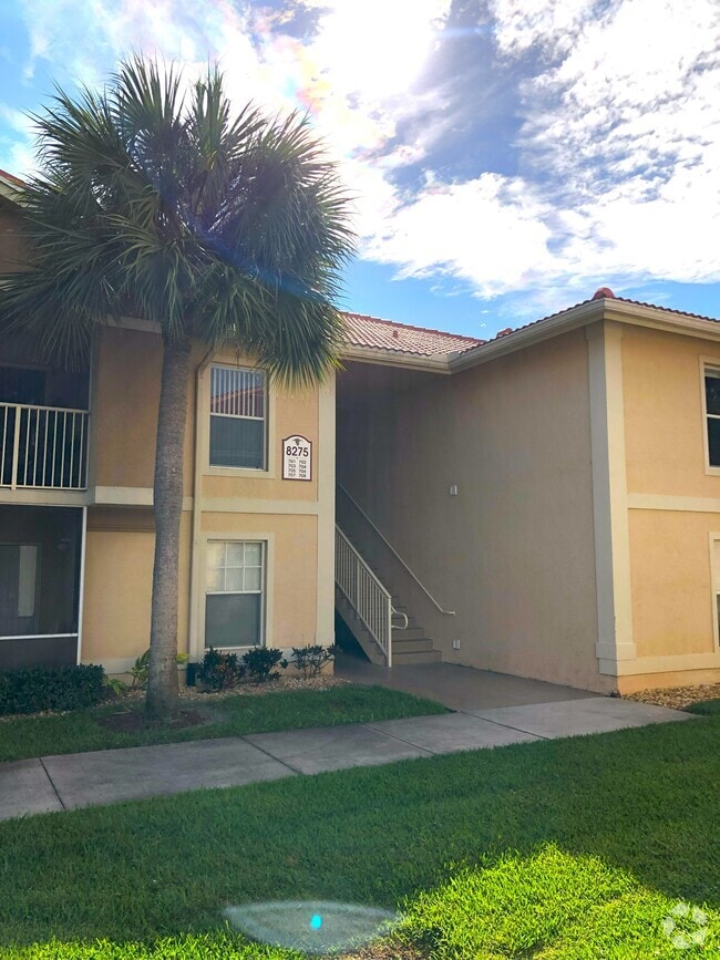 Building Photo - 8255 Ibis Club Dr Unit 508 Rental