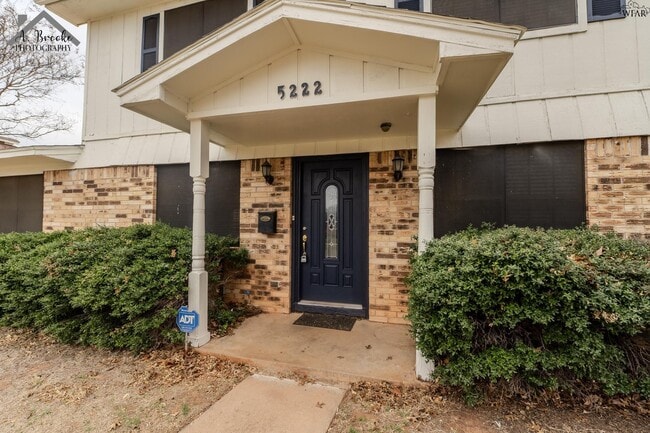 Photo - 5222 Jamaica Dr