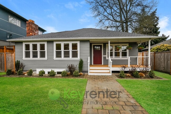 Building Photo - Stylish Four Bedroom Home with Hardwood Floors and Outdoor Space