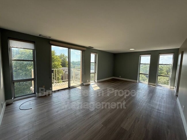Building Photo - 2230 S Patterson Blvd Rental