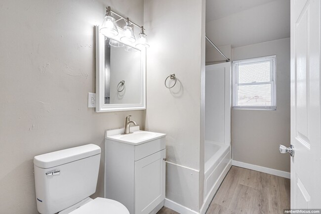 Photo - 618 N Ashland Ave
