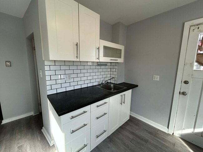 Photo - 140 Adelaide St Unit 3