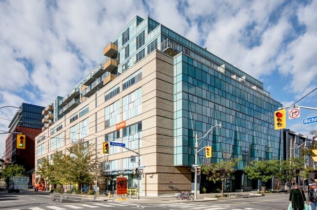 Building Photo - 156-156 Portland St