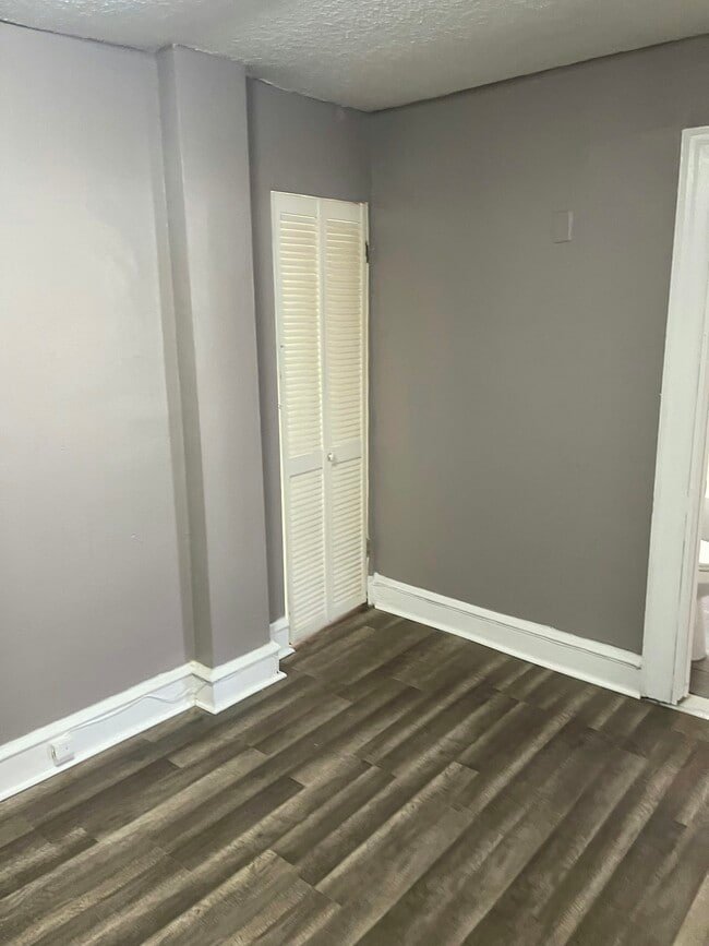 Photo - 6437 N Broad St Unit 2nd fl Rear