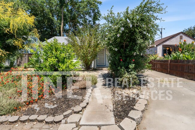 Photo - 1436 Carrie St