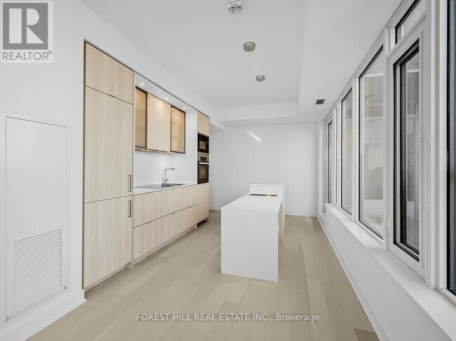 Photo - 11 Yorkville Ave Unit 2403