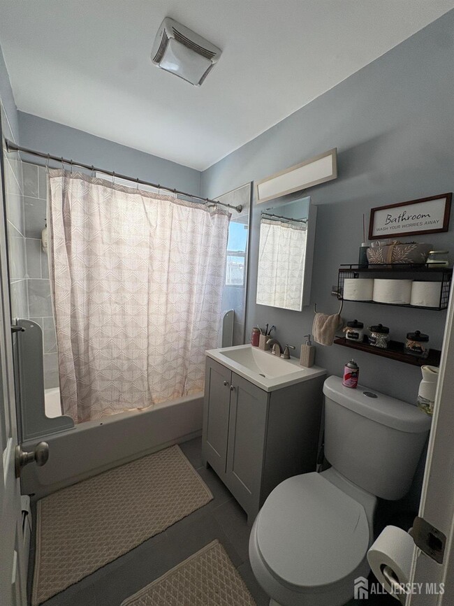 Photo - 723 Parker St Unit 2