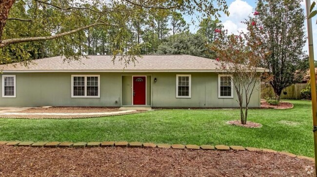 Building Photo - Studio apartment utilities included Unit B