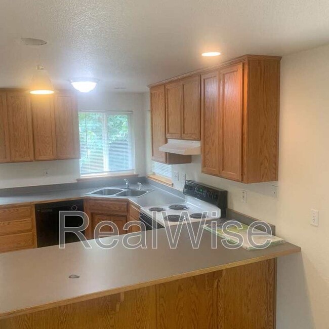 Photo - 210 3rd St