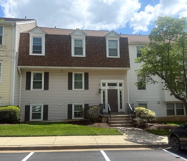 Building Photo - 20317 Beaconfield Ter Unit 2