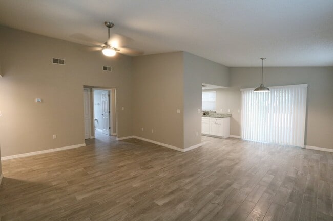 Building Photo - LOOK. Available now! 3bed,2bath, 2car Pine... Rental