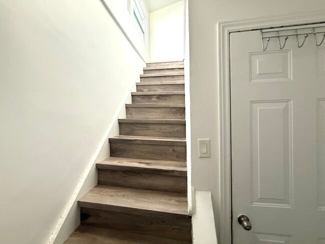 Building Photo - 169 East Avenue S