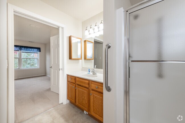 1BR, 1BA 740SF