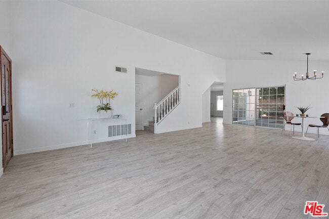 Photo - 8473 Penfield Ave