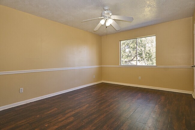 Building Photo - 219 Fort Sumter Ct