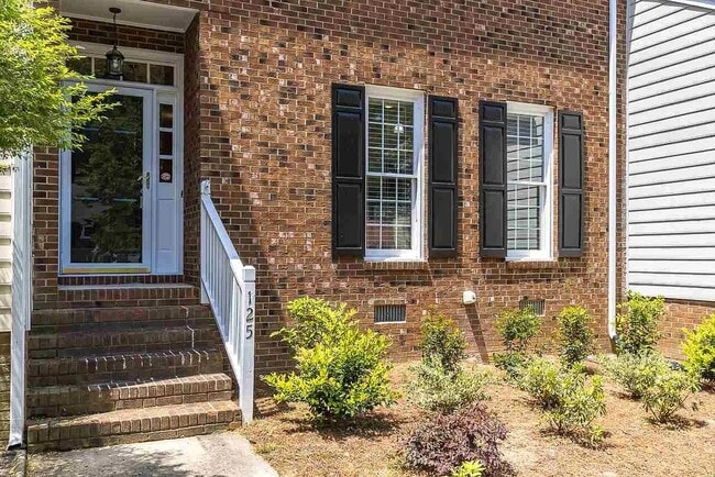Building Photo - 125 Skylark Way