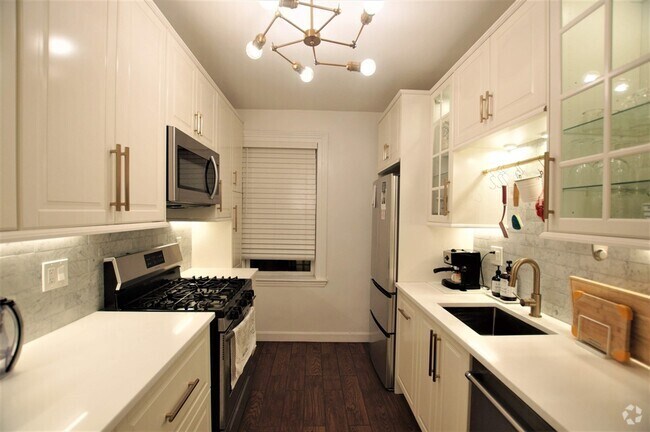 Building Photo - 1662 Commonwealth Ave Unit 21 Rental