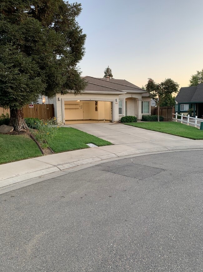 5000 sq ft lot 1400 sq ft house