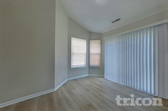 3738 Oslo Pl
