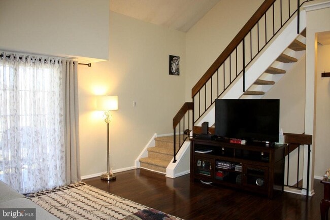Building Photo - 1810 Society Pl Unit G2