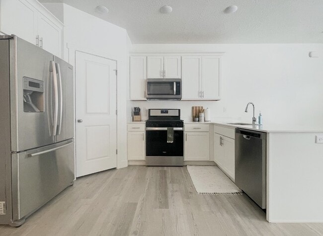 Photo - 183 E 550 N