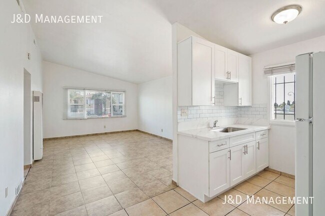 Photo - 824 47th St Unidad D