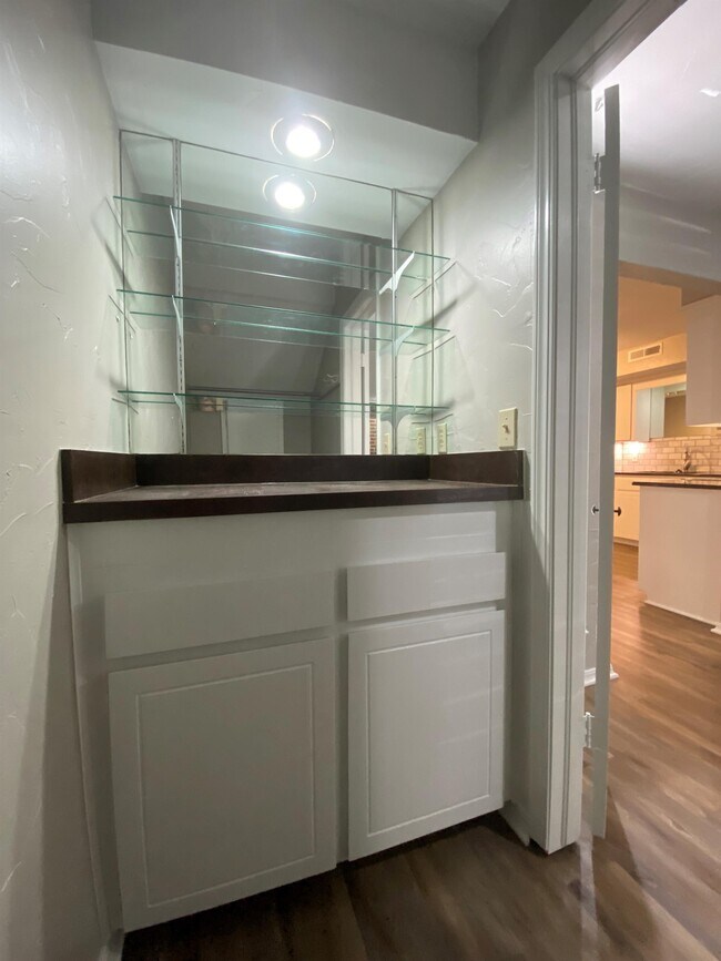 Photo - 10125 N Pennsylvania Ave