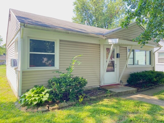 Building Photo - 2 Bedroom In Hobart