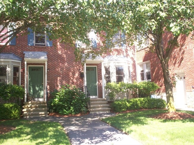 Building Photo - 33 Lenglen Rd