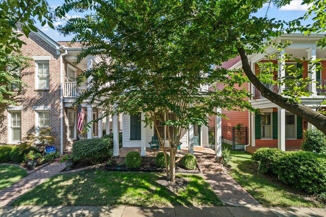 Photo - 556 Rienzi Dr