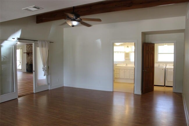 Photo - 630 Hillsedge Rd