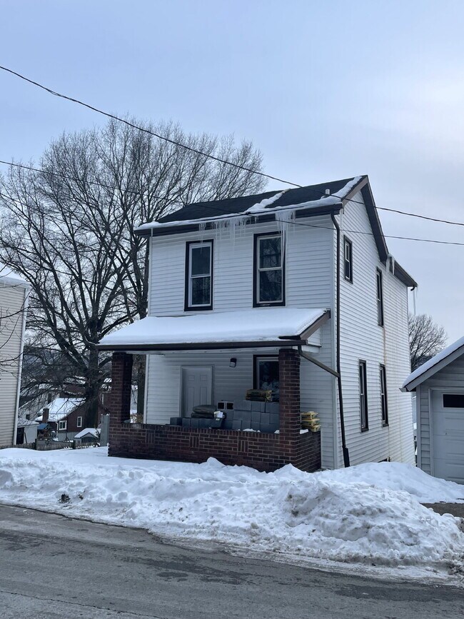 Building Photo - 3 Bedroom Fresh Renovation in Leetsdale!