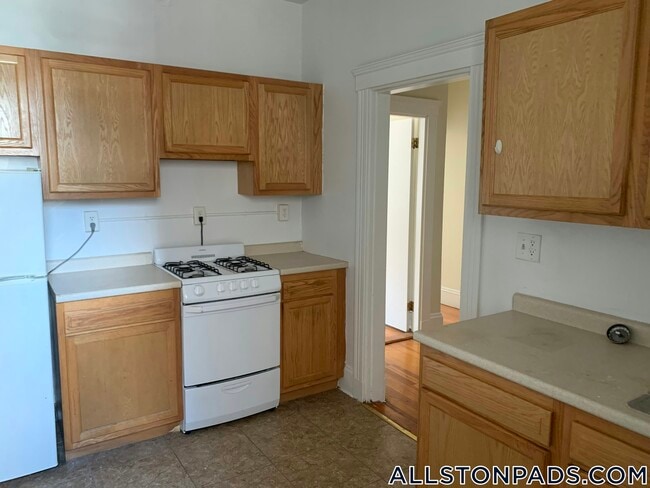 Building Photo - 1377 Commonwealth Ave Rental
