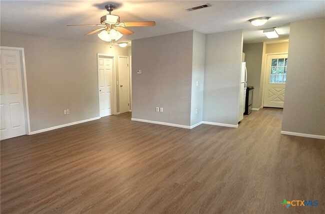 Photo - 317 Armstrong St