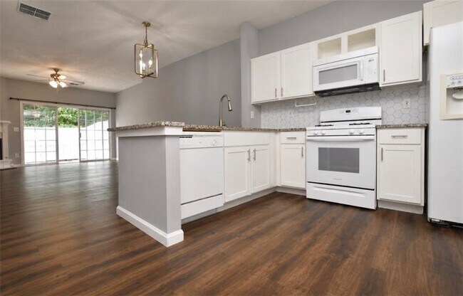 Photo - 233 Buckland Dr