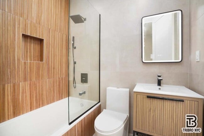 Building Photo - 2 bedroom in Brooklyn NY 11206 Unit 1A Rental