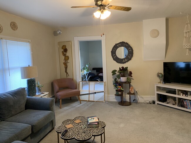 Photo - 114 N Main St Unit 2 Bed Upper