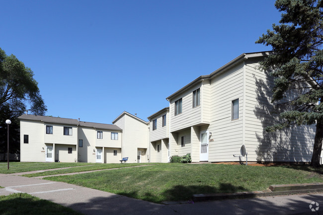 Building Photo - Victoria Townhomes