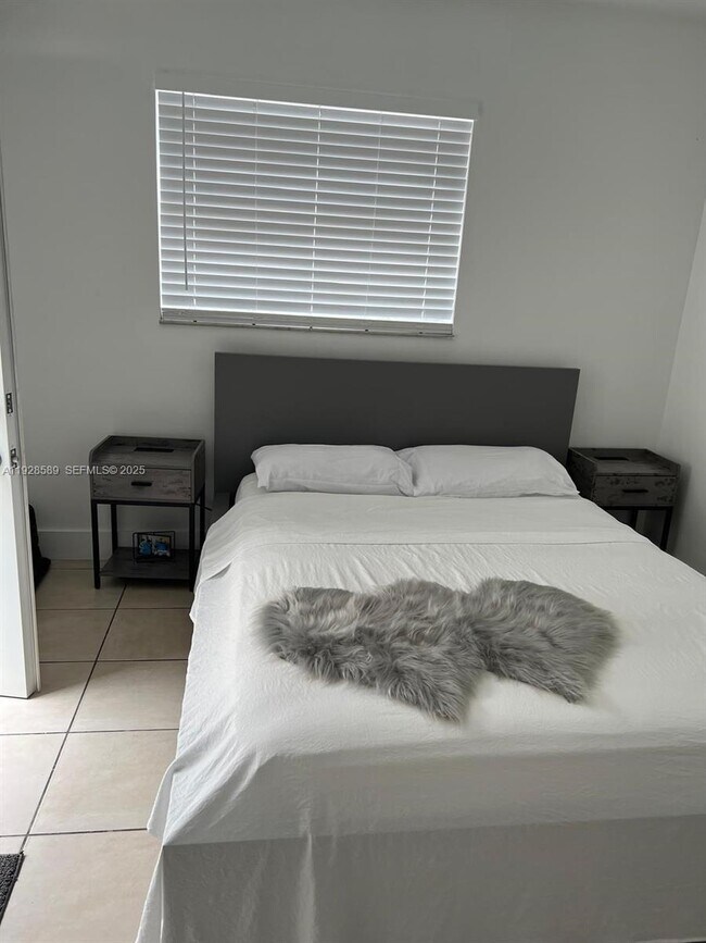 Photo - 120 NW 10th Ave Unit 4