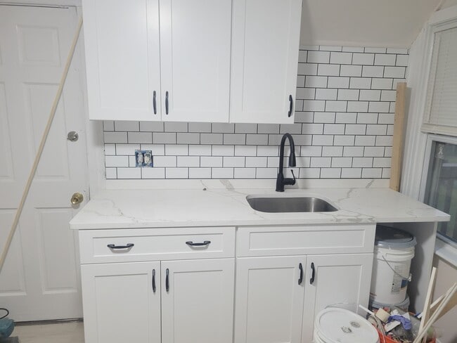 Photo - 293 Grove Ave Unidad 2nd