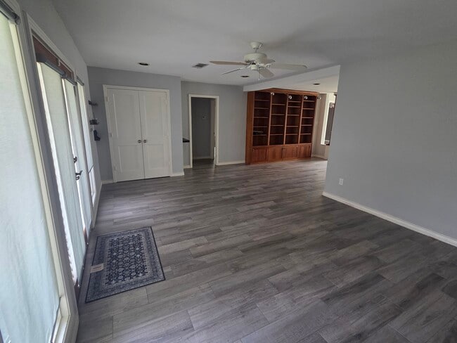 Entrance view - 4531 Palmetto St