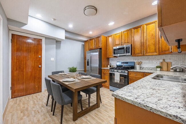 Photo - 2242 N Western Ave