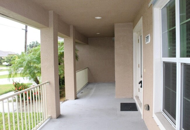Photo - 3797 SW Hulska St