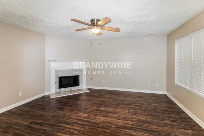 Photo - 846 Stonebridge Crescent