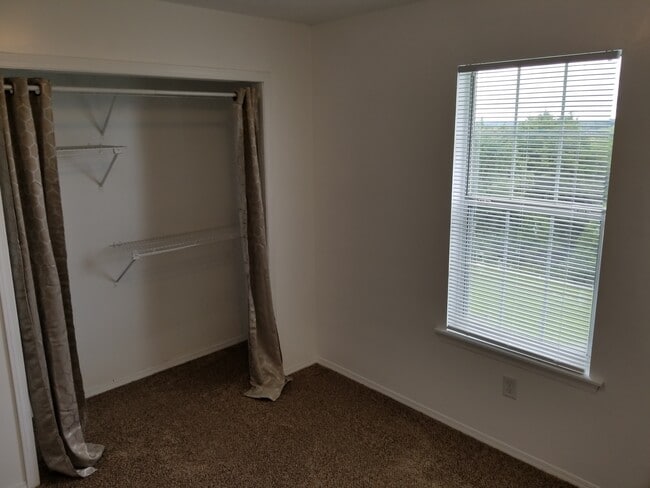 Redbud - Redbud Apartments