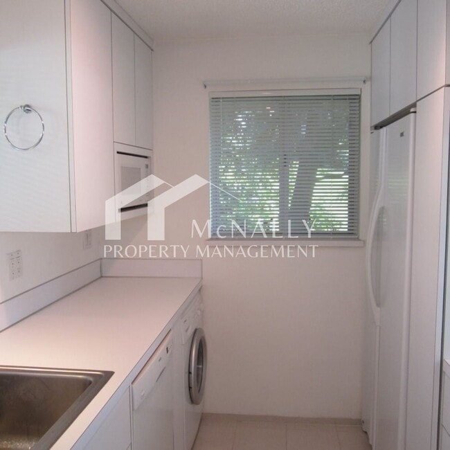 Photo - Beautiful 1 Bedroom Water View Condo