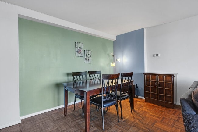 Photo - 2000 Linwood Ave Unidad # 17H