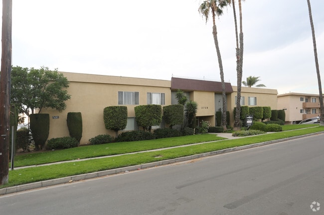 3729 Westwood Blvd